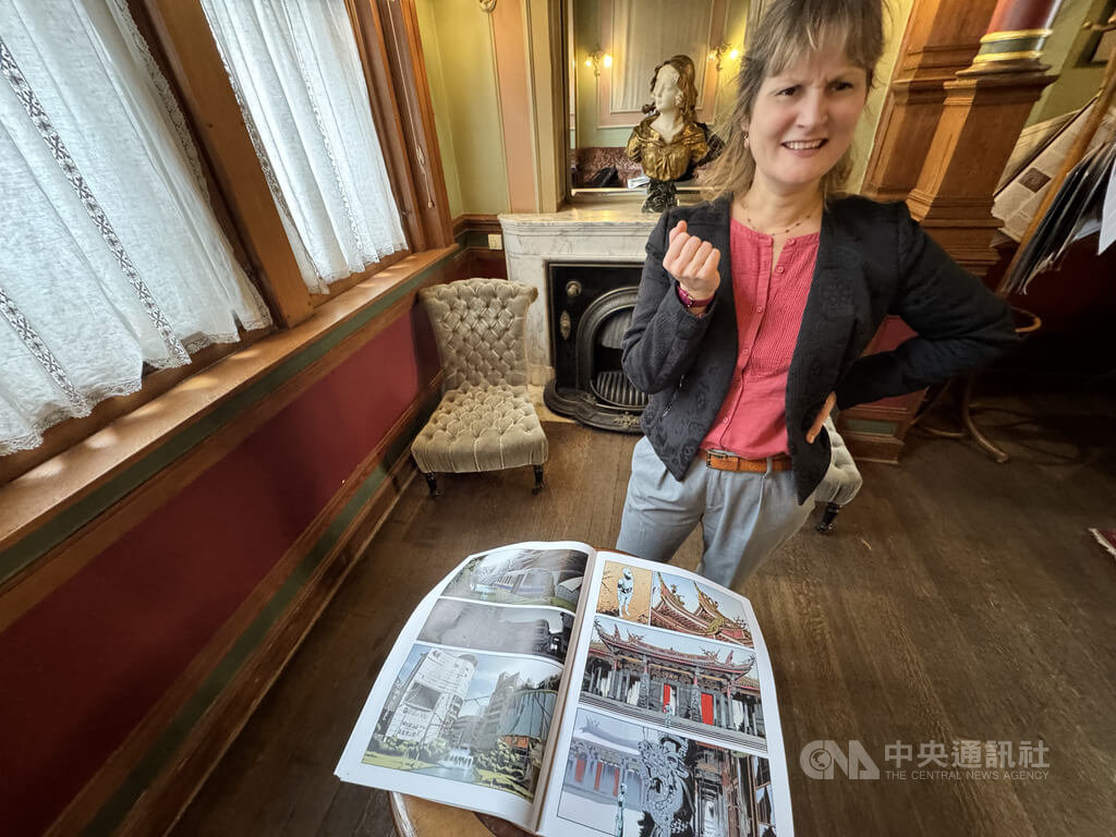 漫畫誌編輯分享　對台灣筊杯文化印象深刻