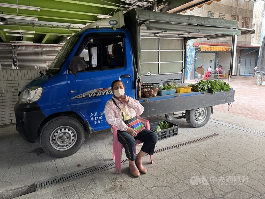 光復市場攤位沖毀　小貨車充擔攤位營業