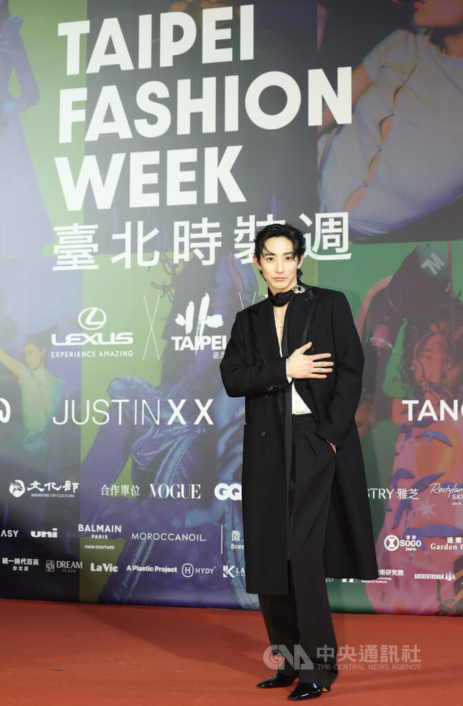 李洙赫出席台北時裝週跨界時尚大秀（1）