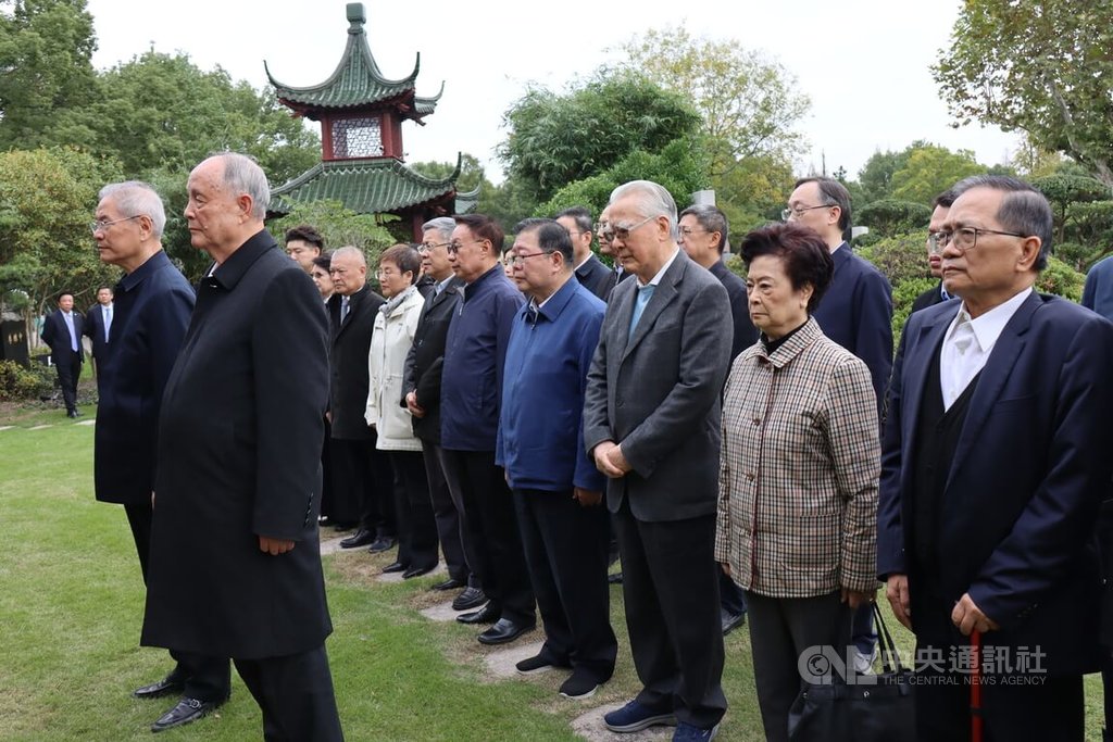 前海基會高層林中森等人  上海祭掃汪道涵墓