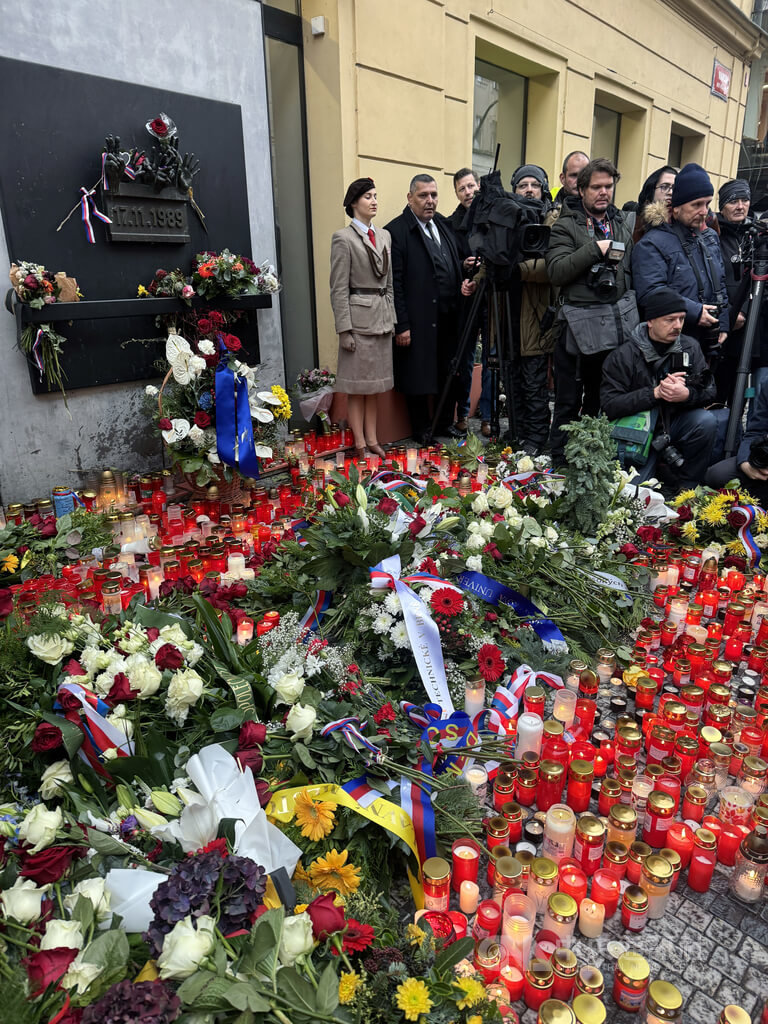 捷克街頭歡慶自由民主 紀念絲絨革命推翻共產政權