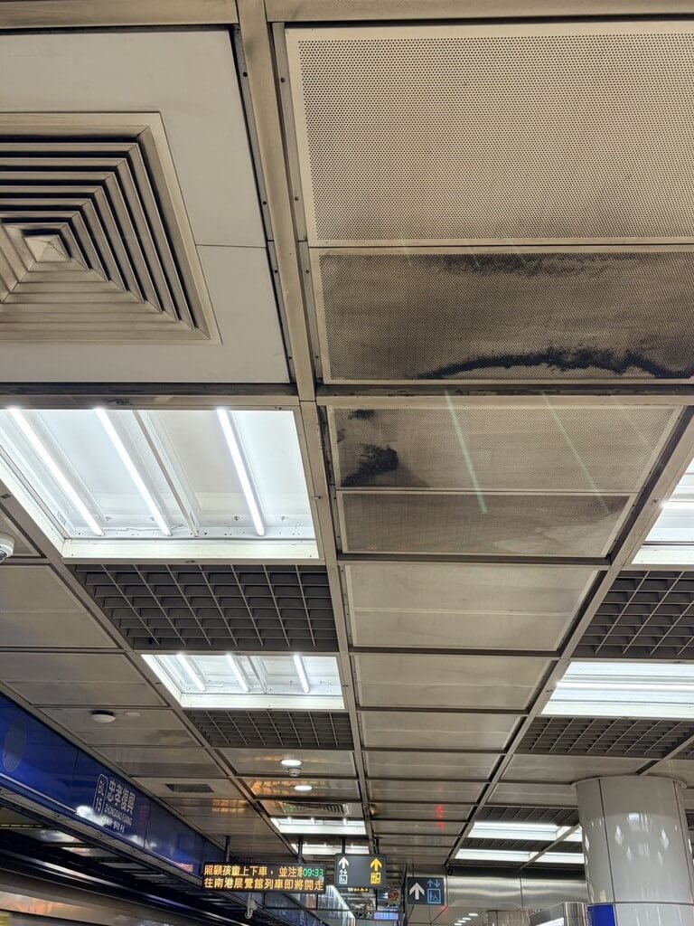 議員批天花板髒污凸顯稽核失靈 北捷承諾精進