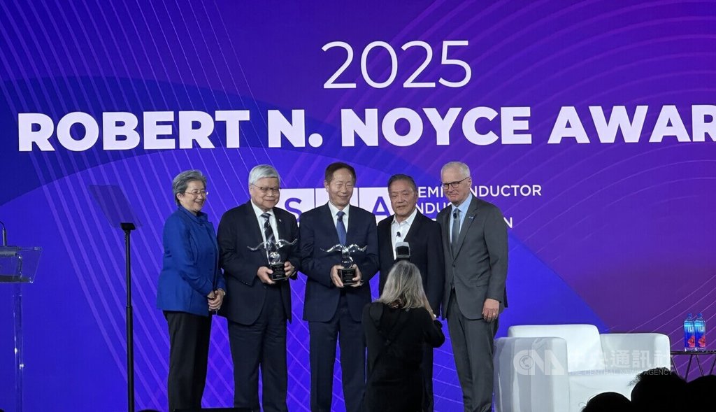 劉德音獲羅伯特諾伊斯獎：並肩台積電30年是畢生榮幸