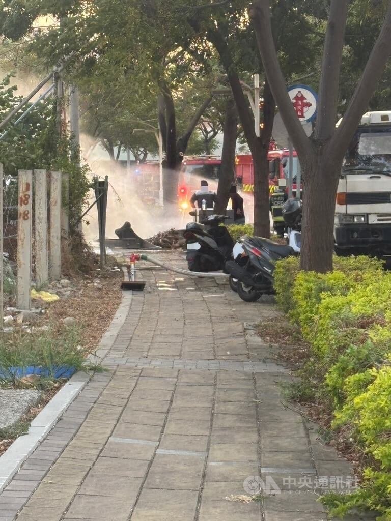 台中北屯路樹施工意外 挖斷天然氣管線緊急關閉 | 社會 | 中央社 CNA 台中北屯路樹施工意外 挖斷天然氣管線緊急關閉 | 社會 | 中央社 CNA