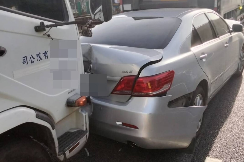 國道1號南向中壢段2起車禍事故 車流綿延5公里 | 社會 | 中央社 CNA 國道1號南向中壢段2起車禍事故 車流綿延5公里 | 社會 | 中央社 CNA