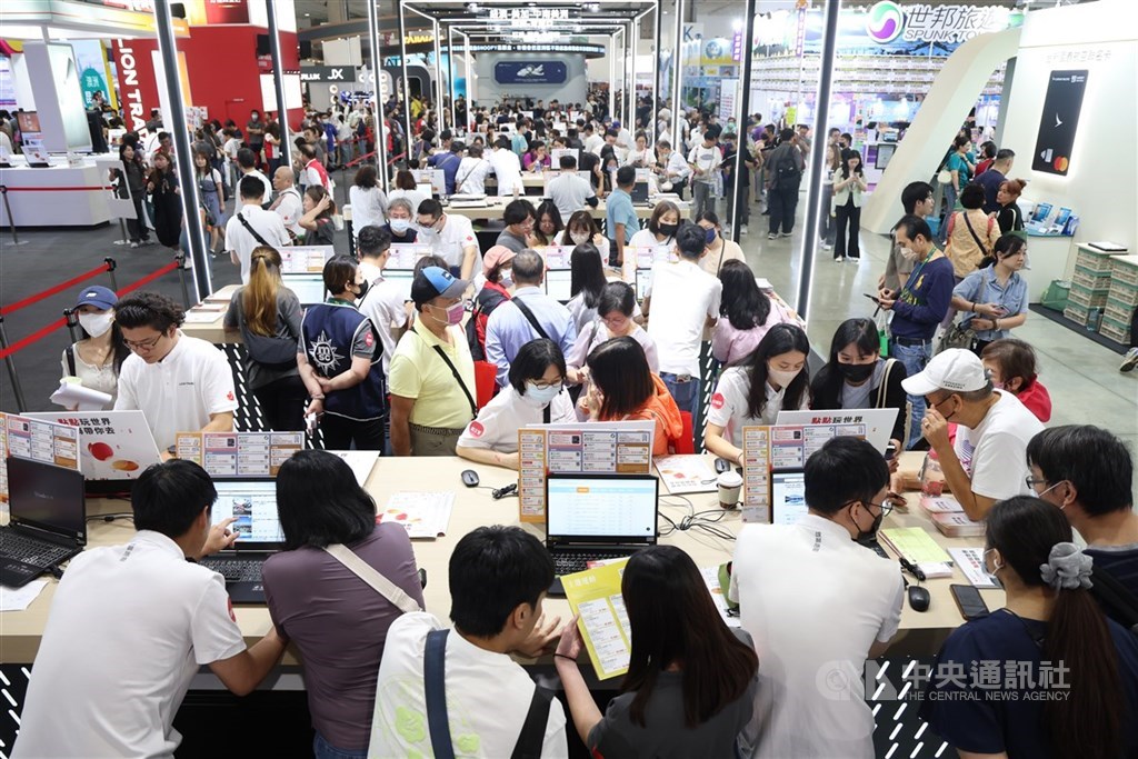 台股走揚助攻 10月景氣燈號連2月亮出黃紅燈 | 產經 | 中央社 CNA 台股走揚助攻 10月景氣燈號連2月亮出黃紅燈 | 產經 | 中央社 CNA