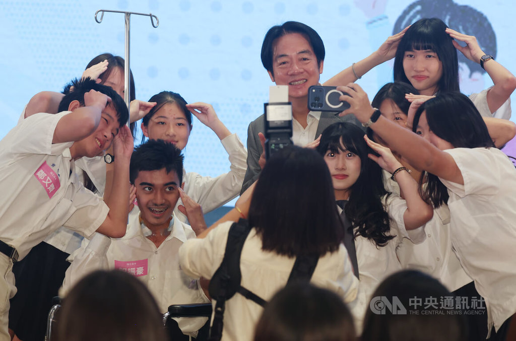 學生問中國攻台　總統：不管是否動手都要做好準備