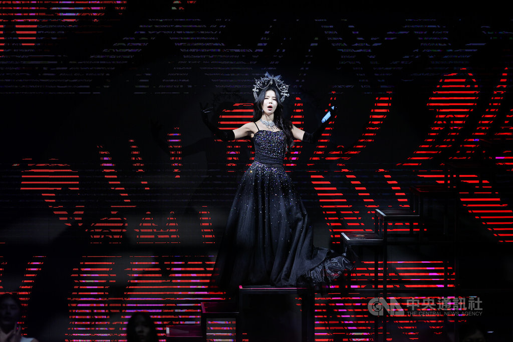 MAMAMOO頌樂登台 加碼獻唱「月亮代表我的心」