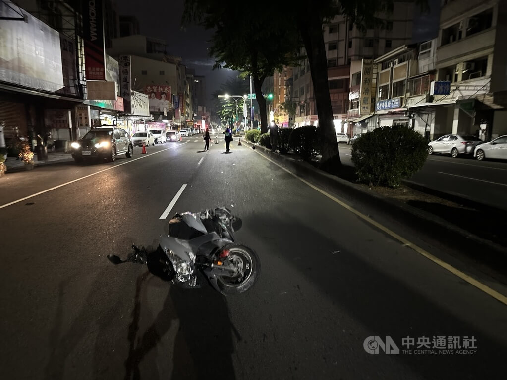 台中16歲少年無照騎車自撞分隔島 傷重送醫不治 | 社會 | 中央社 CNA 台中16歲少年無照騎車自撞分隔島 傷重送醫不治 | 社會 | 中央社 CNA