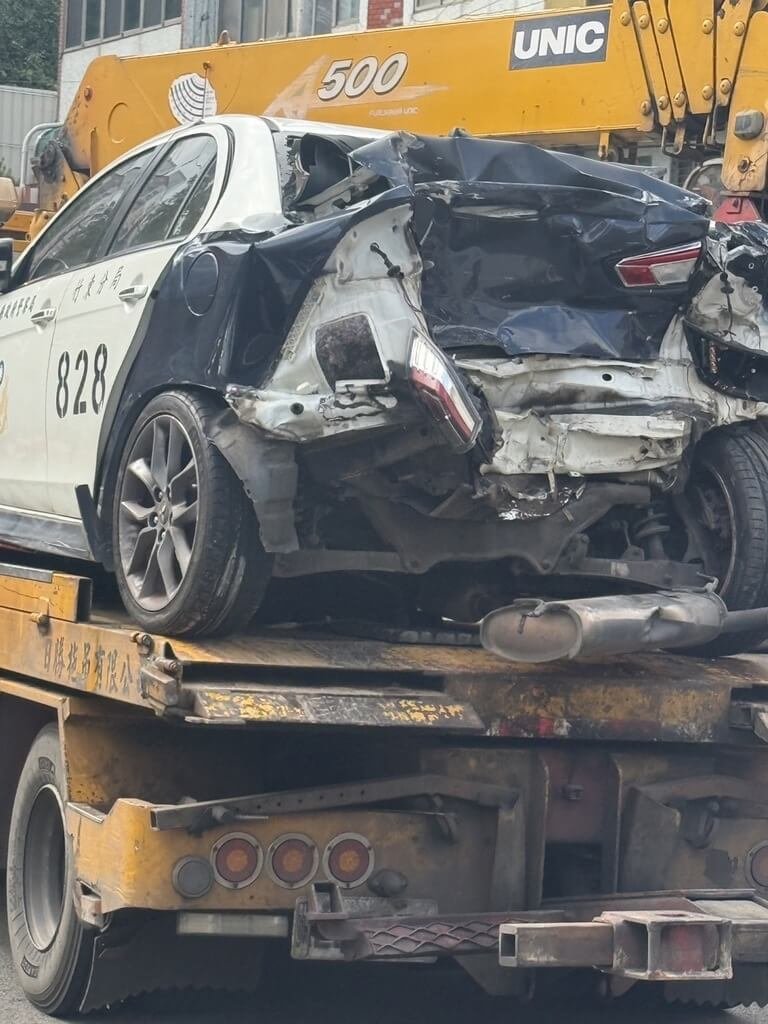 新竹竹東警車台68線遭追撞 2警受傷送醫 | 社會 | 中央社 CNA 新竹竹東警車台68線遭追撞 2警受傷送醫 | 社會 | 中央社 CNA