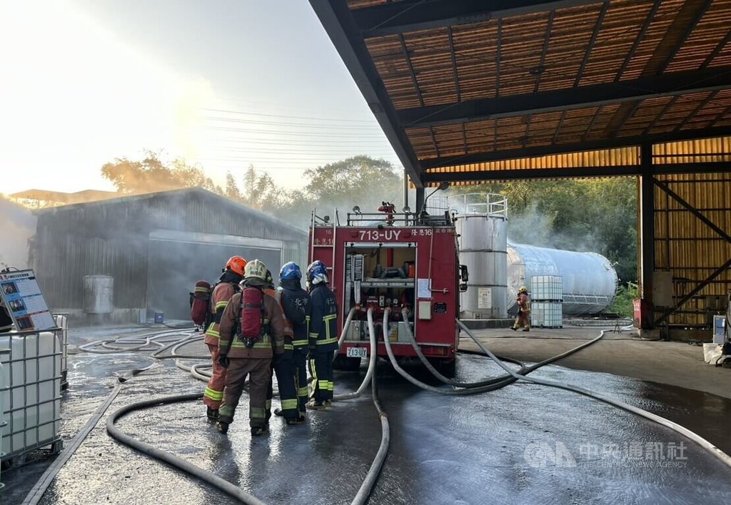 三峽化學工廠火警　警消搶救（2）