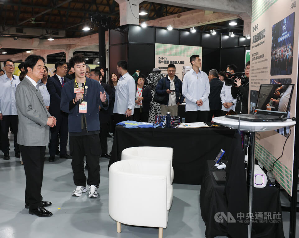 青年與總統分享海外圓夢旅程 把世界經驗帶回台灣