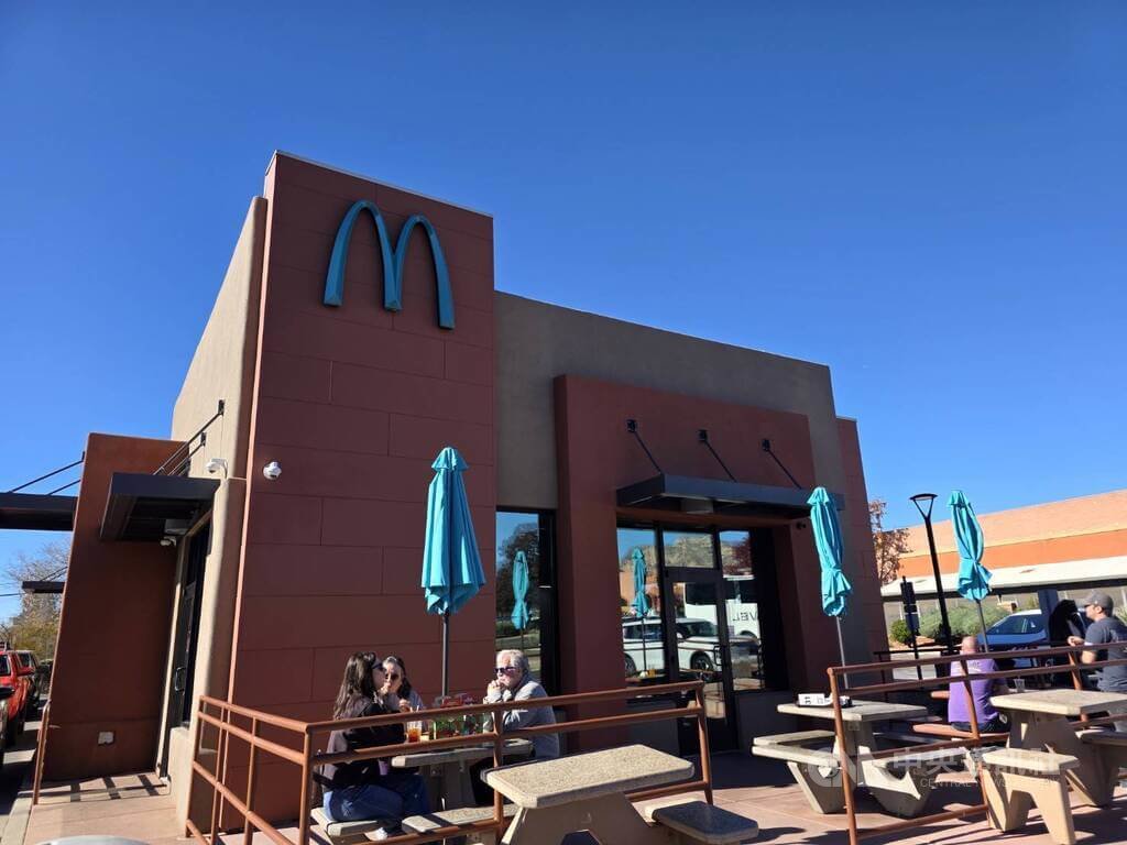 全球唯一藍色麥當勞網紅打卡點離台積電美國廠不遠| 產經| 中央社CNA