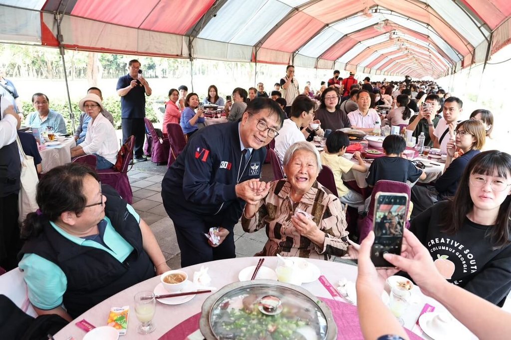 台南總舖師四季辦桌冬季場席開百桌 饕客大快朵頤