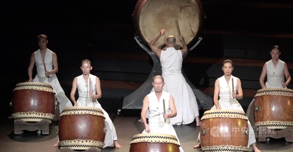 優人神鼓巴黎演出「入夜山嵐」 法觀眾:輕盈又莊嚴