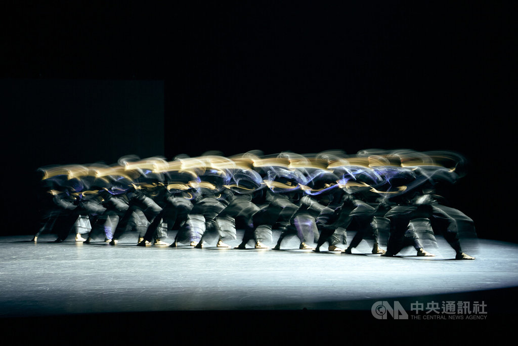 雲門舞集重返日本舞台 鄭宗龍「波」橫濱首演