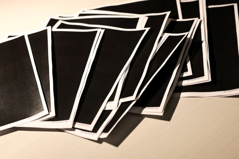 艾普斯坦文件大量塗黑引議 美司法部:保護受害者