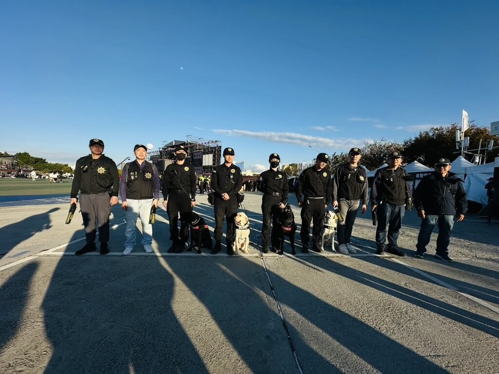 台中跨年晚會維安升級　4警犬出動助安檢