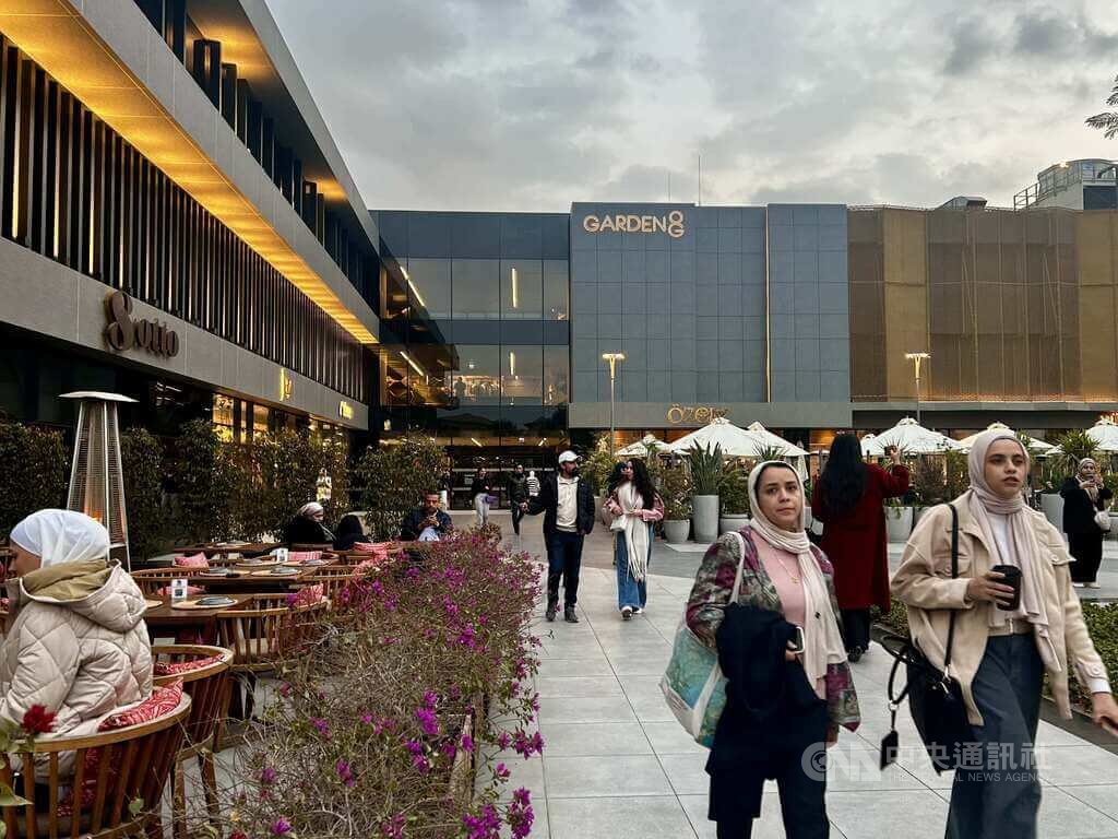 新開羅流行餐飲廣場  成為年輕族群熱門聚會場所