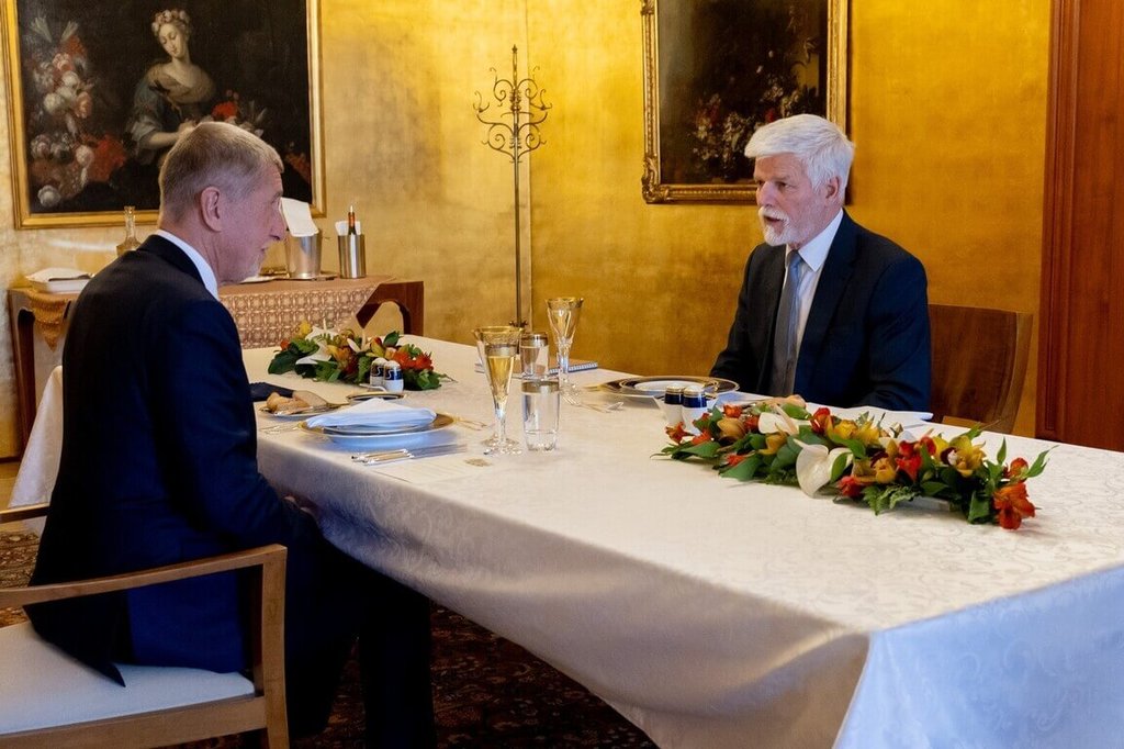 捷克總統帕維爾與總理巴比斯討論格陵蘭議題