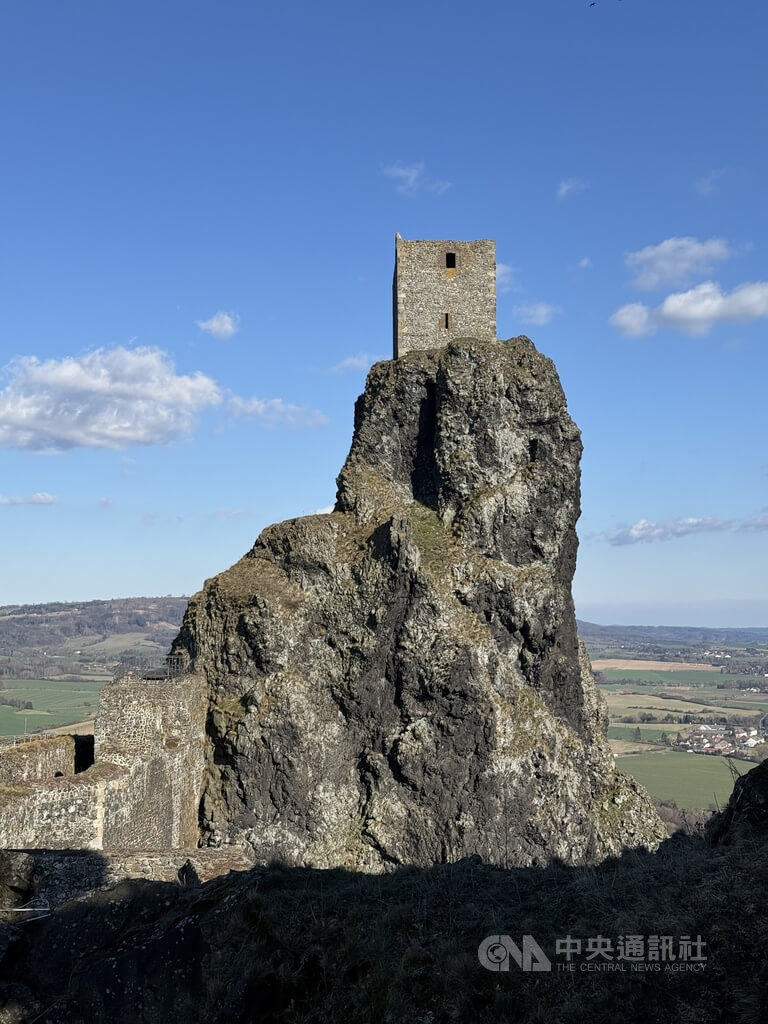 電玩助攻　捷克特羅斯基城堡吸粉絲朝聖