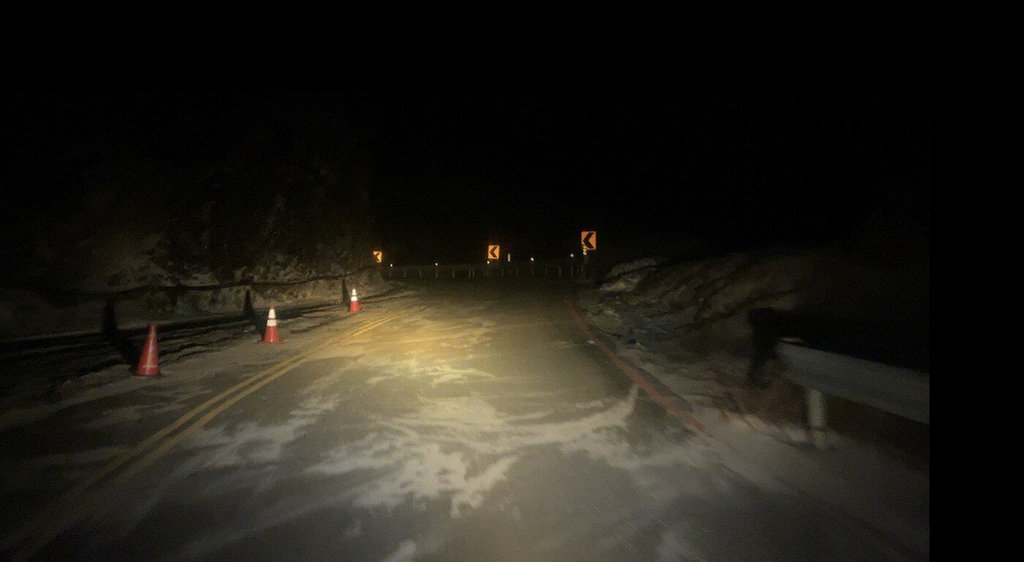 合歡山道路結冰未融 鳶峰大禹嶺路段須掛雪鏈