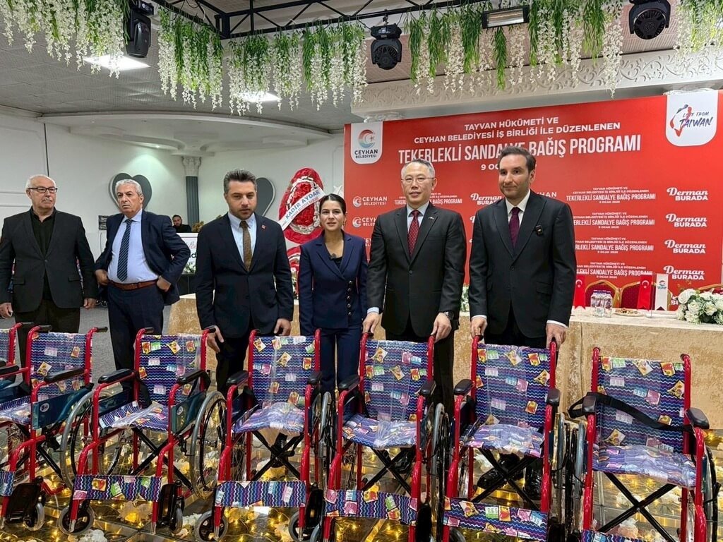 台灣愛心跨越千里　捐輪椅助土耳其身障兒