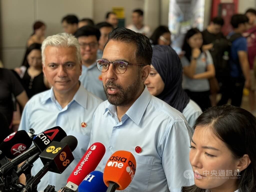 新加坡反對黨領袖畢丹星被撤職