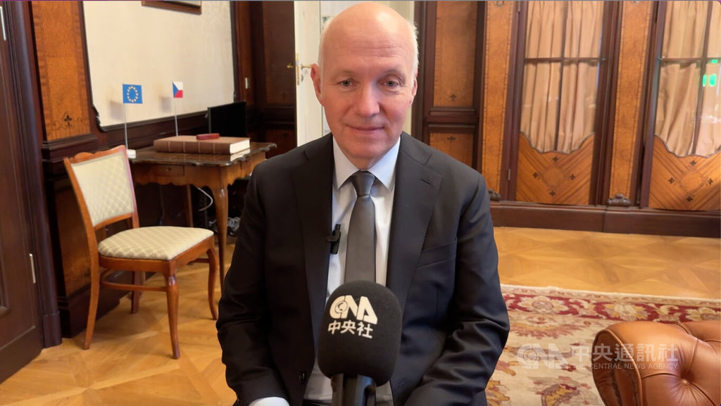 捷克參議員費雪談國防合作　台灣防禦中國網攻值得借鏡