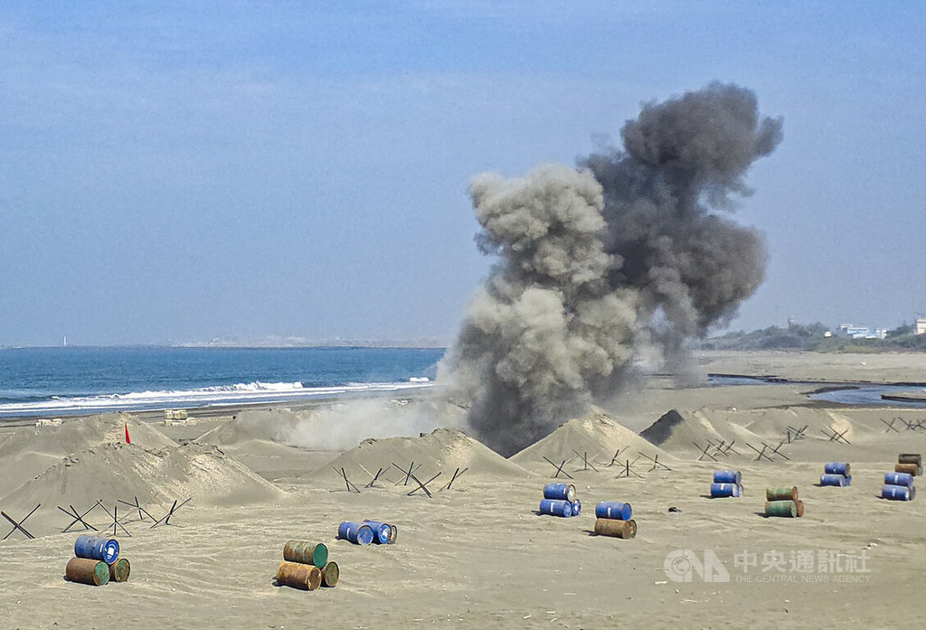 海軍春節加強戰備　操演灘岸阻絕（2）