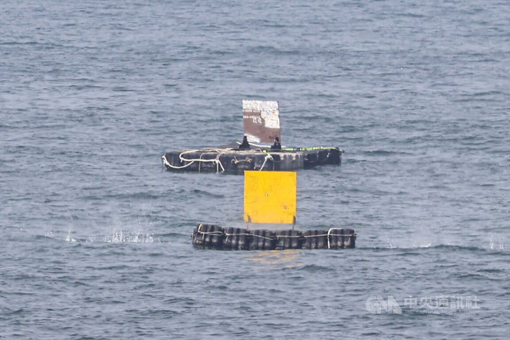 海軍春節加強戰備操演　展現精準狙擊（2）