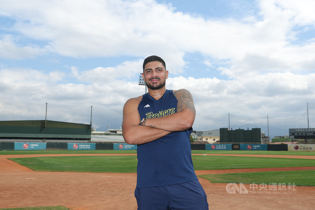 羅戈搭2天飛機到台灣 休賽季6週高強度重訓