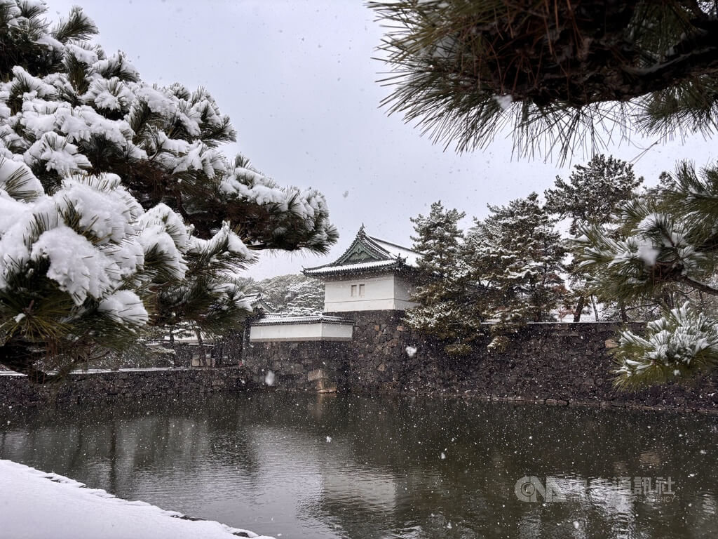 日本皇居雪景