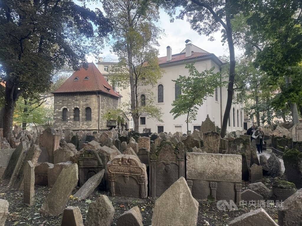 布拉格猶太墓園與會堂