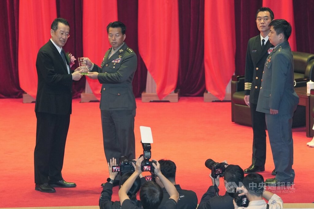 顧立雄出席第83屆兵役節慶祝大會暨頒獎典禮