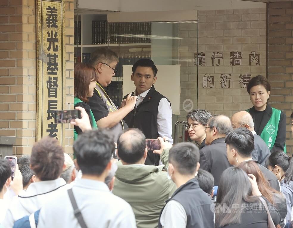 蕭美琴出席林宅祖孫46週年追思禮拜（2）