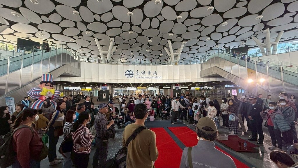 環球高雄車站店