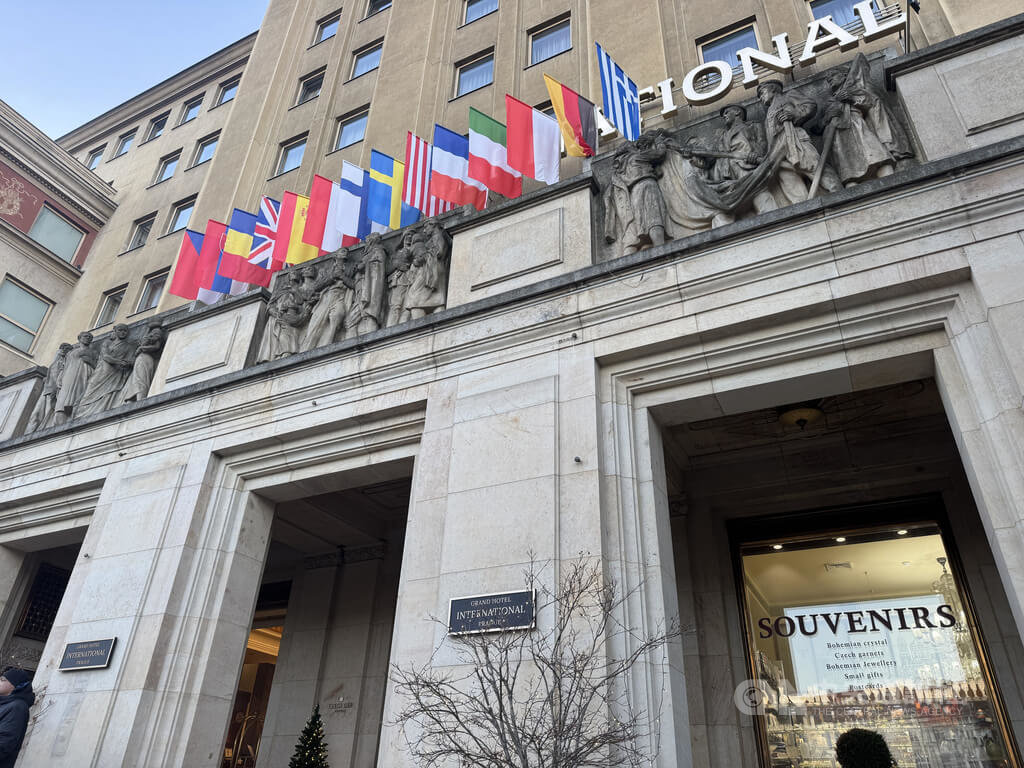 布拉格國際飯店入口砂岩浮雕