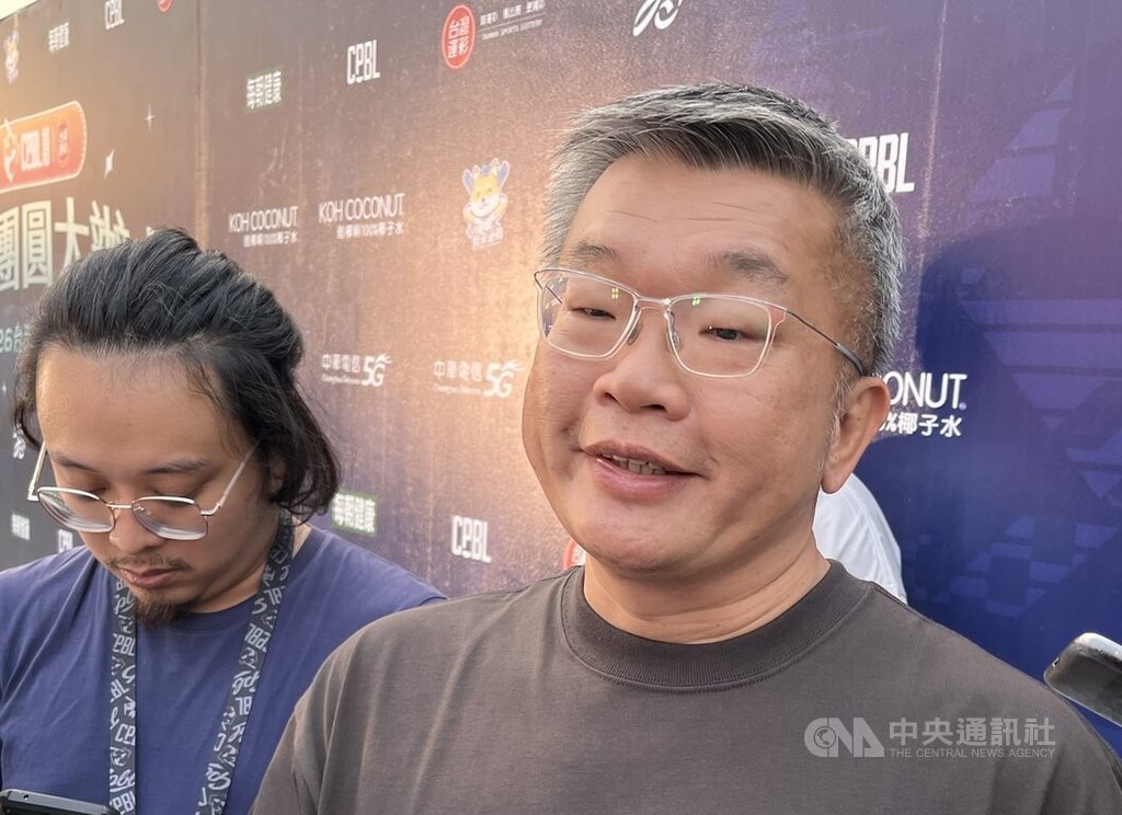 蔡其昌盼中職場均1.1萬人 二軍試用電子好球帶