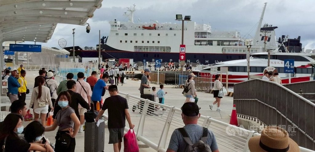 清明連假近尾聲　台澎海空疏運順利（2）