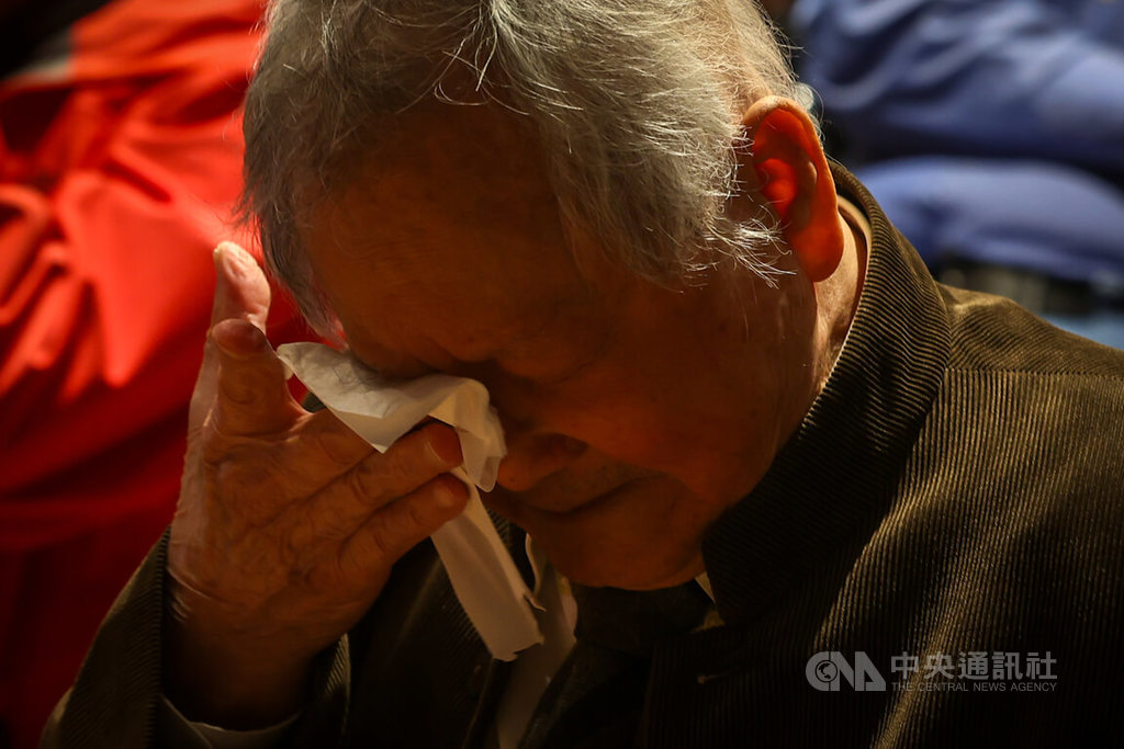 中大以台灣作家為小行星命名　黃春明落淚