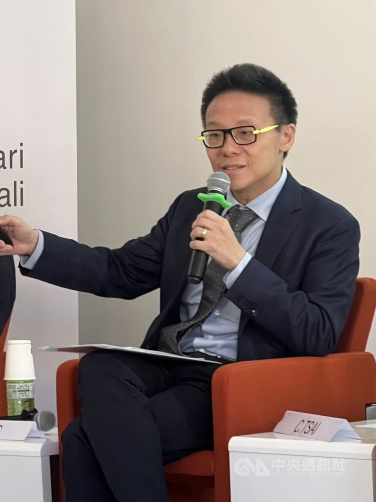 台大政治系副教授蔡季廷出席IAI智庫座談