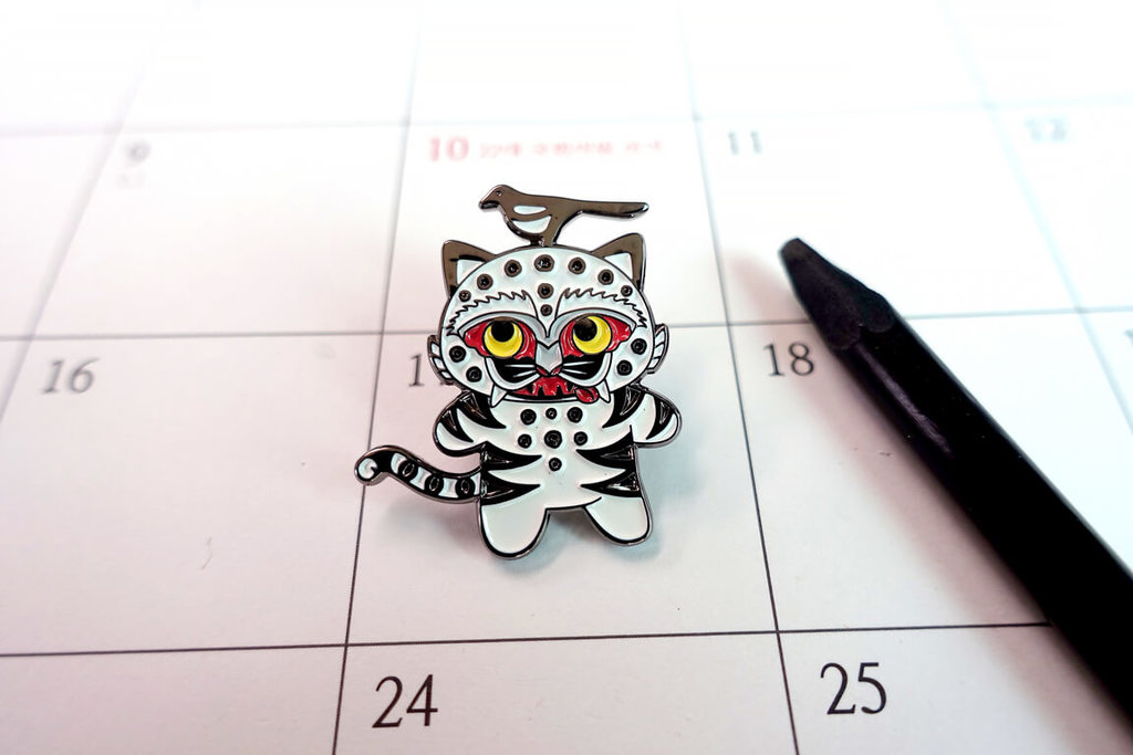 獵魔女團帶動　喜鵲老虎商品熱賣