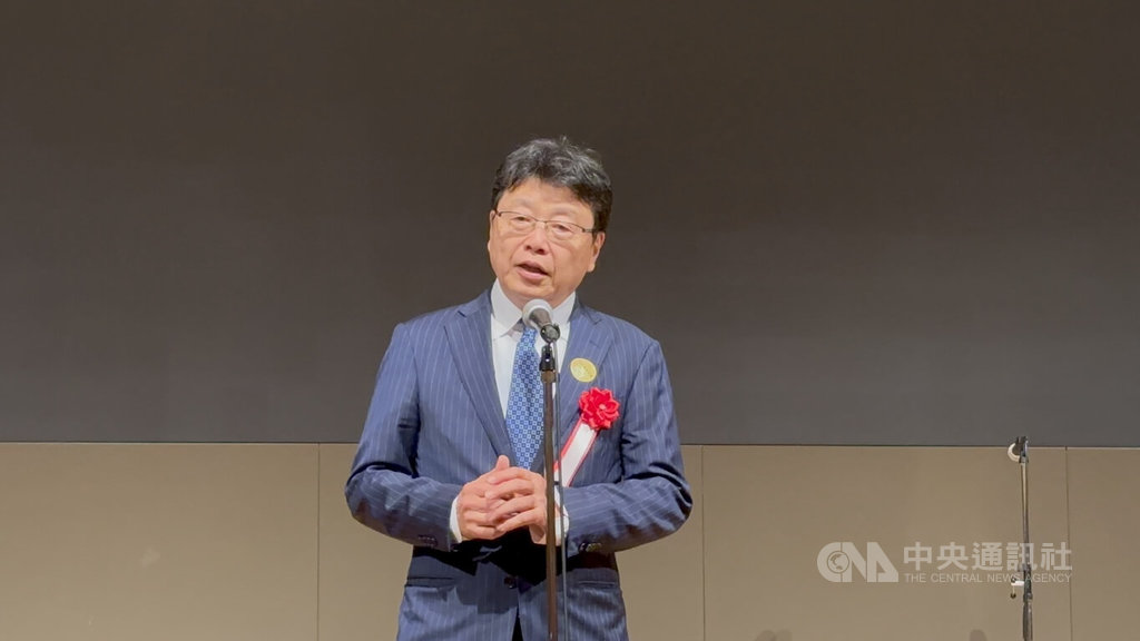 日本參議員北村晴男