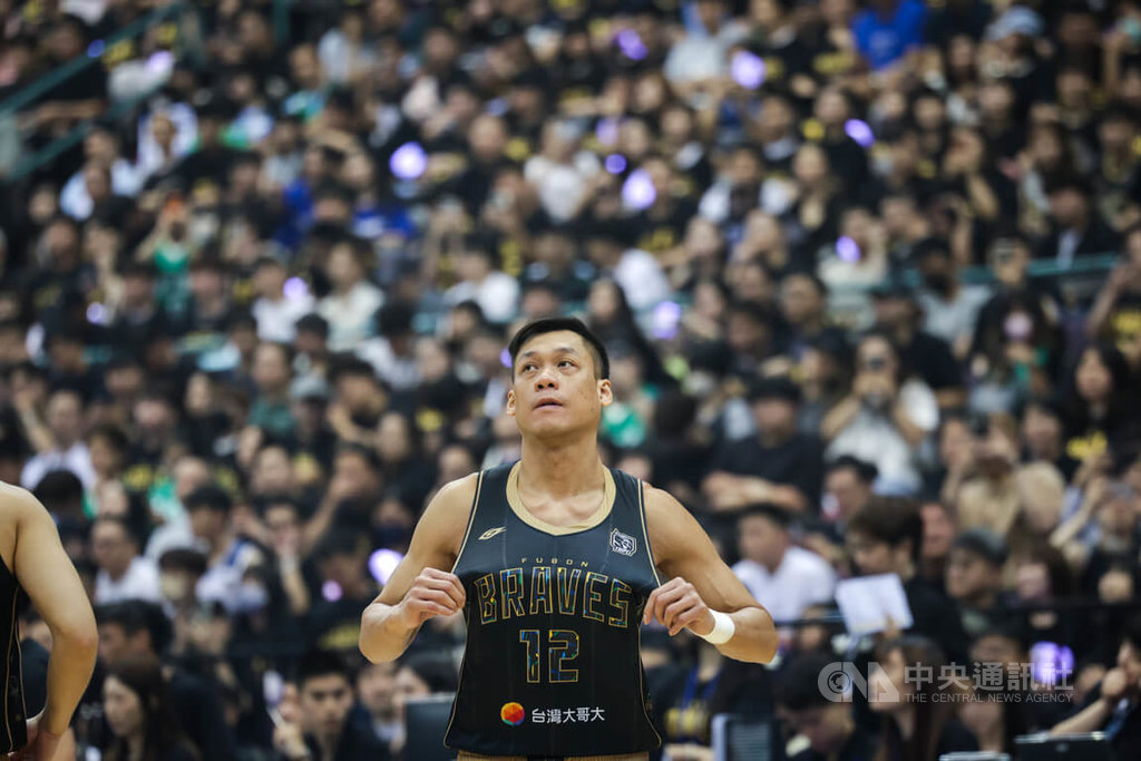 PLG林志傑小巨蛋引退賽　吸引滿場球迷