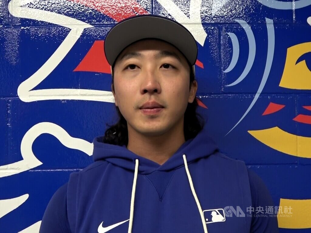 柯敬賢翻譯麥可獲得冠軍戒指