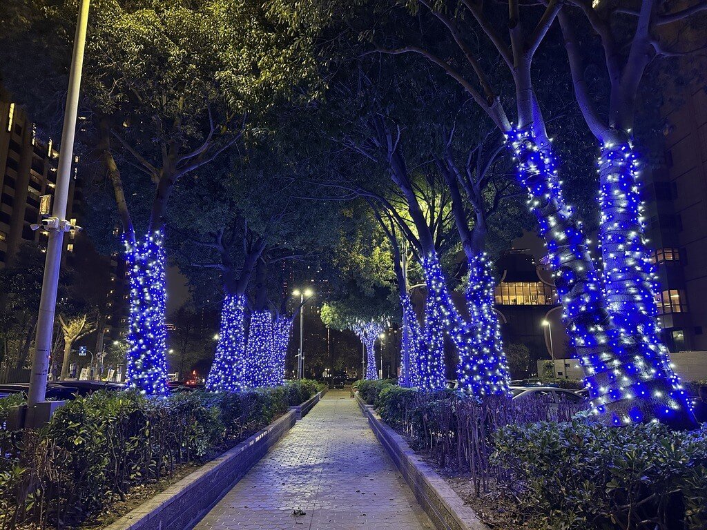 台中惠安停車場夜間燈飾營造光環境場域