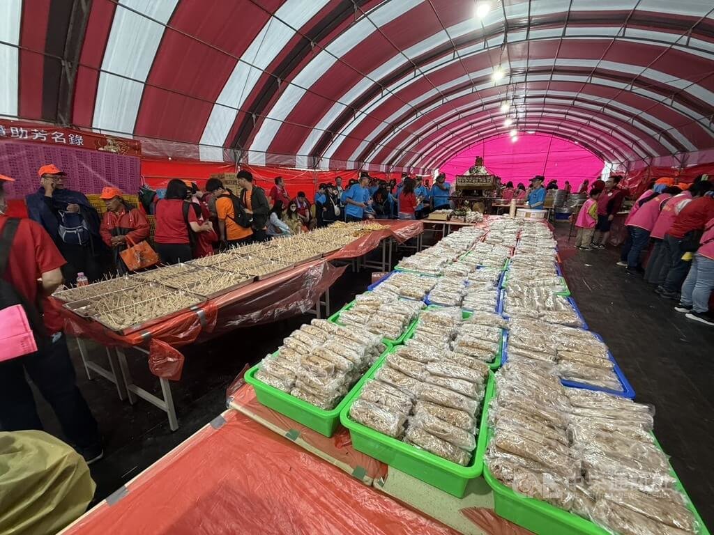 白沙屯媽祖進香　點心站款待香燈腳