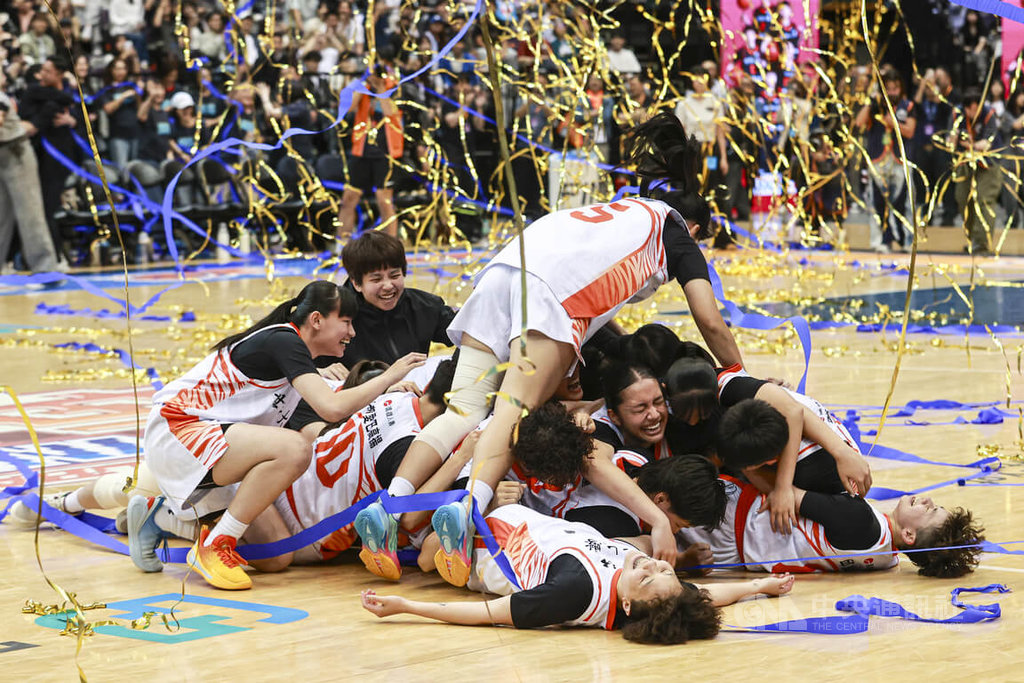 UBA世新女籃勝文化　奪隊史第6冠（1）