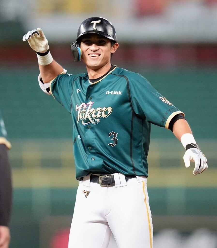 陳文杰敲超前安　雄鷹勝桃猿